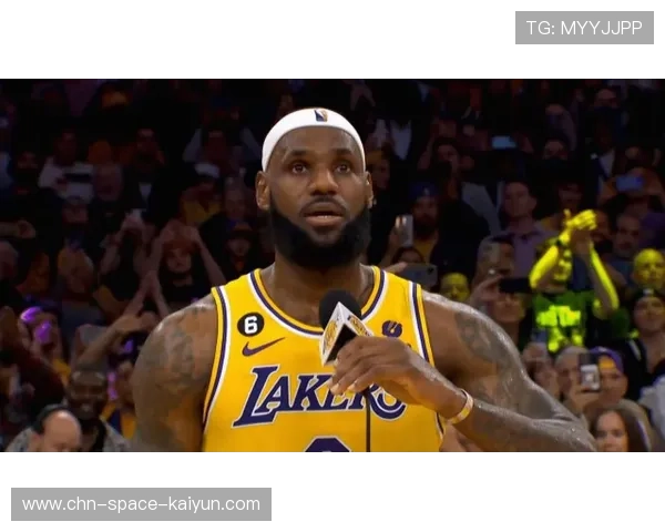 詹姆斯加冕历史得分王 创传奇纪录获众球星热烈祝贺